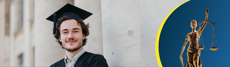 Mann mit Akademiehut steht zufrieden vor Universitätsgebäude